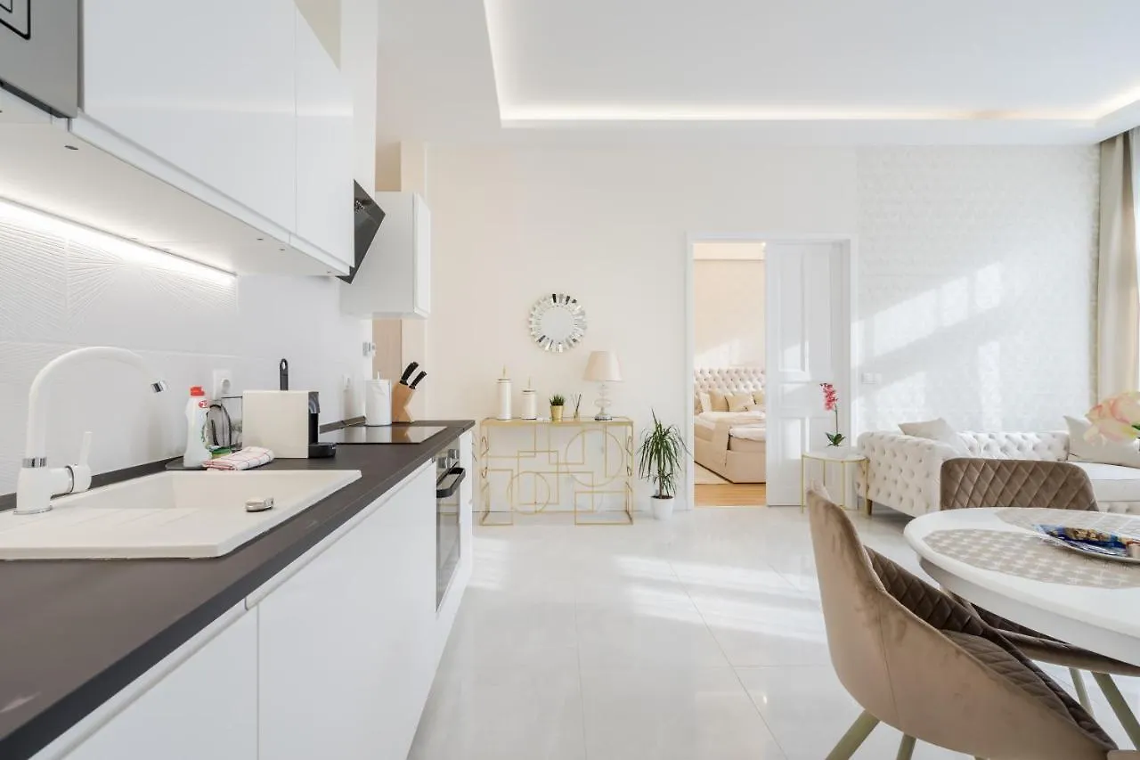 Bpr Etienne Charming Apartment Budapest