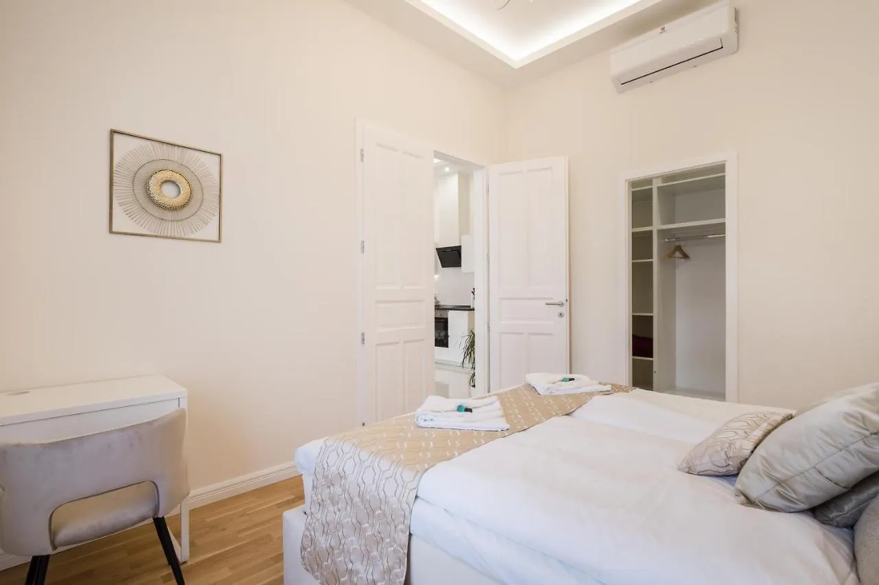 Bpr Etienne Charming Apartment Budapest