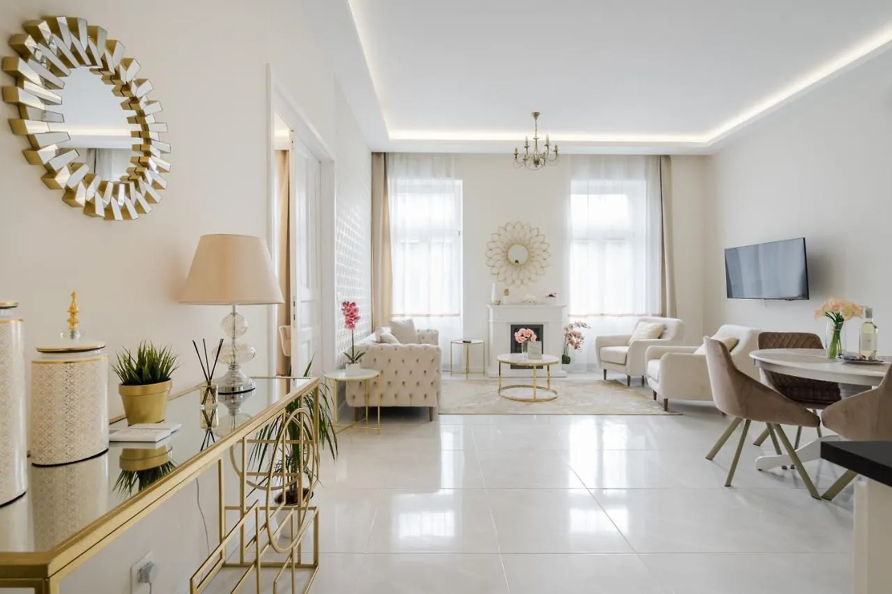 Bpr Etienne Charming Apartment Budapest